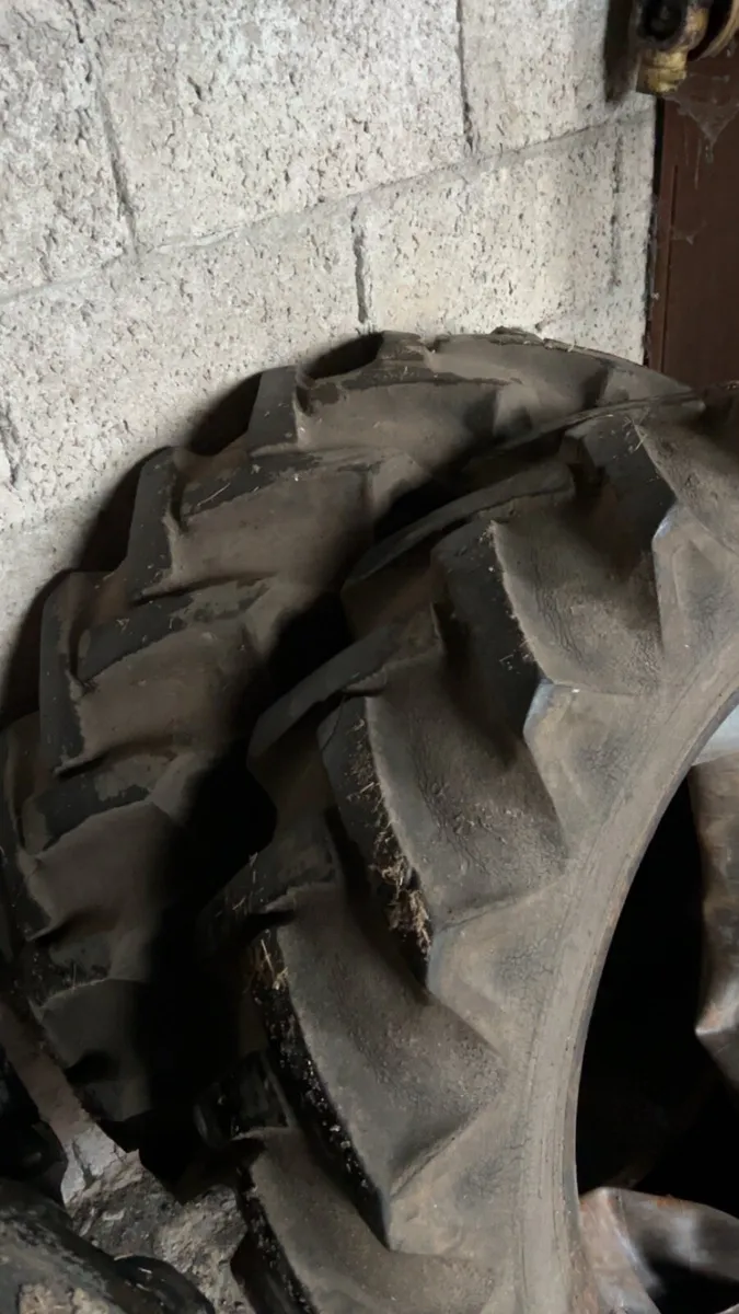 Ferguson rims & tyres - Image 3