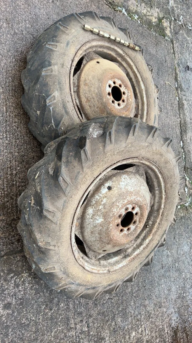 Ferguson rims & tyres - Image 1