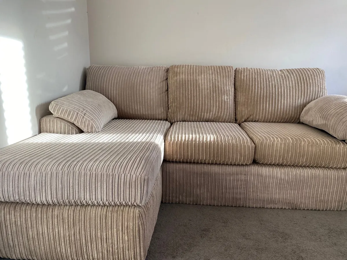 L shaped sofa - Image 2