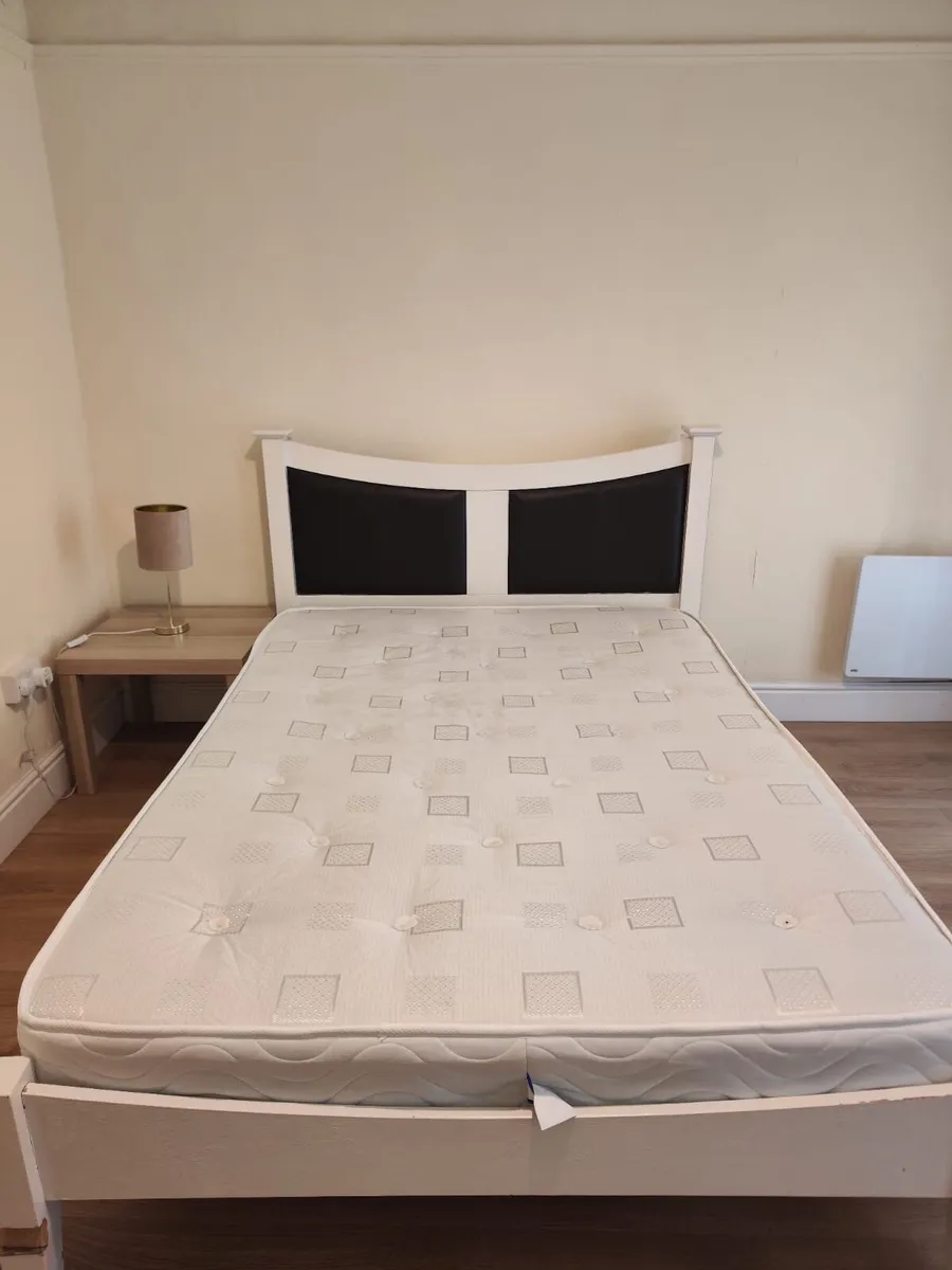 Bed and matress - Image 1