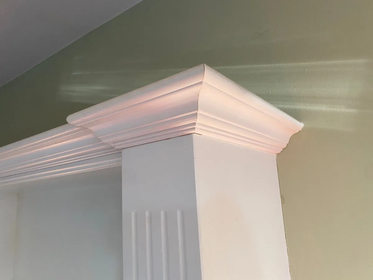 Bookshelf and radiator cover - Image 4