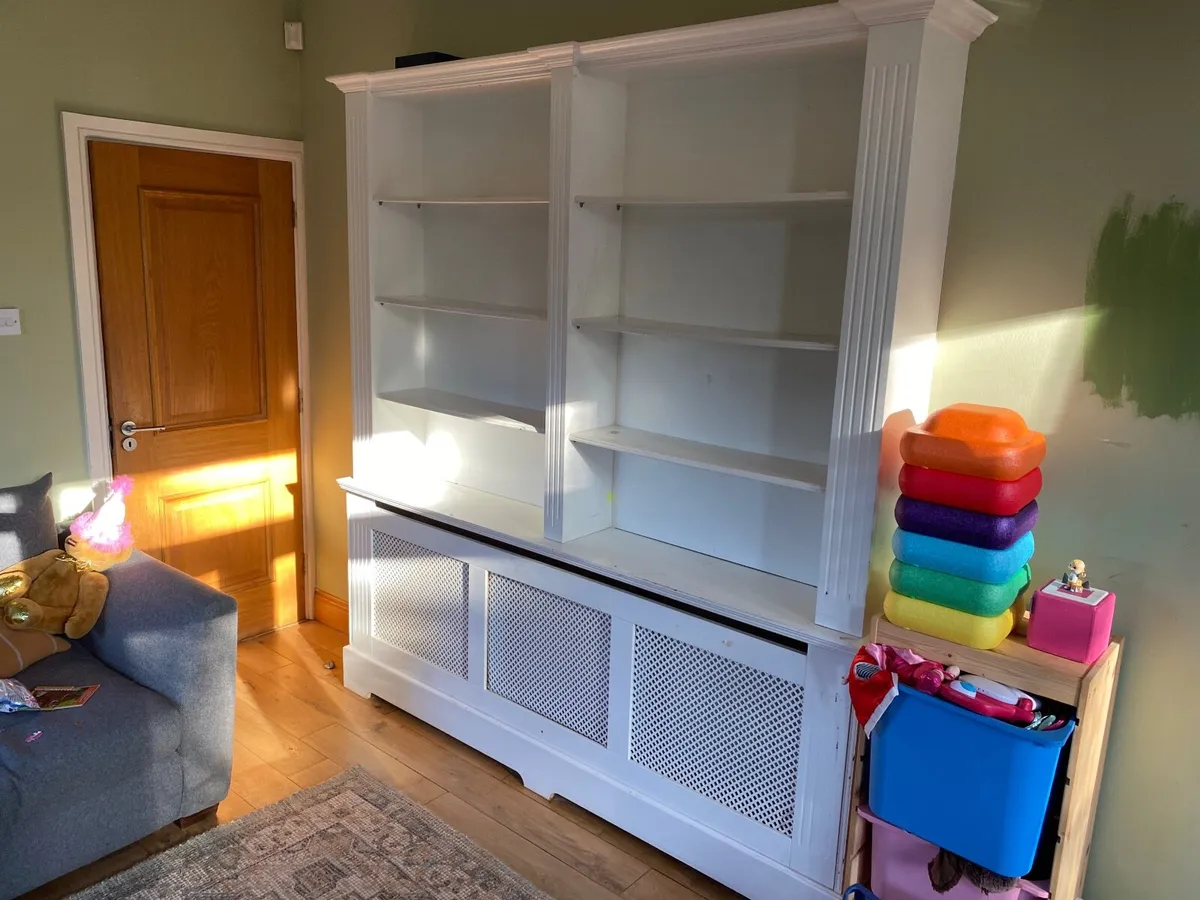 Bookshelf and radiator cover - Image 1