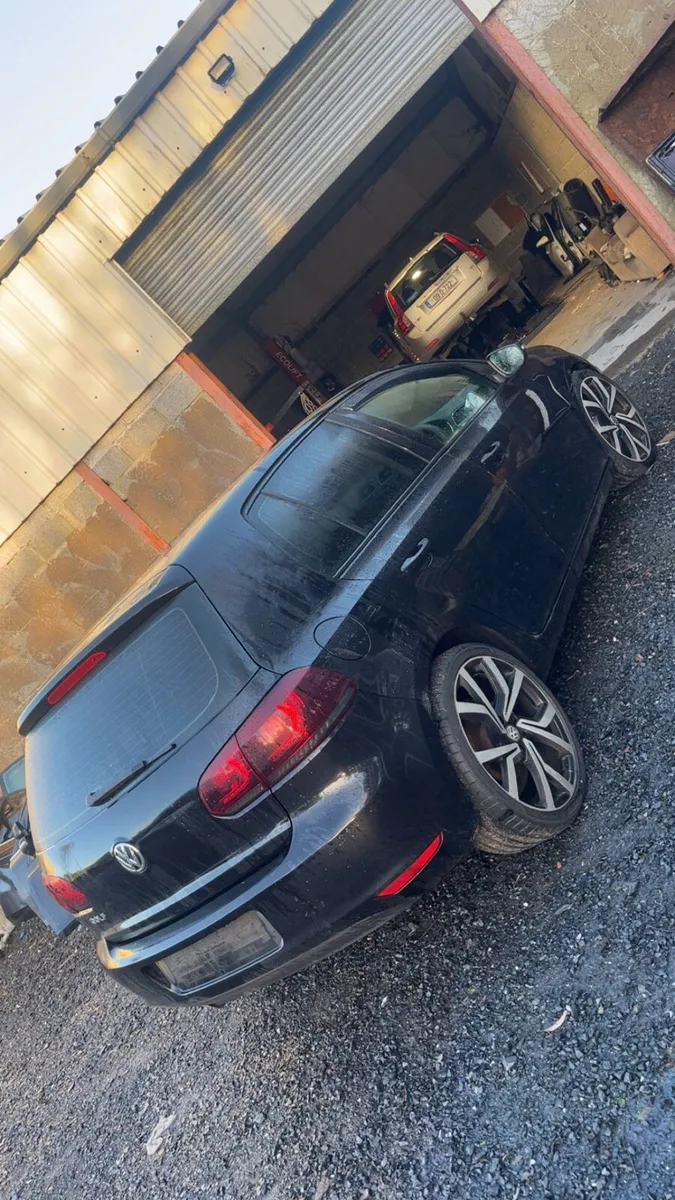 2012 Volkswagen Golf - Image 2