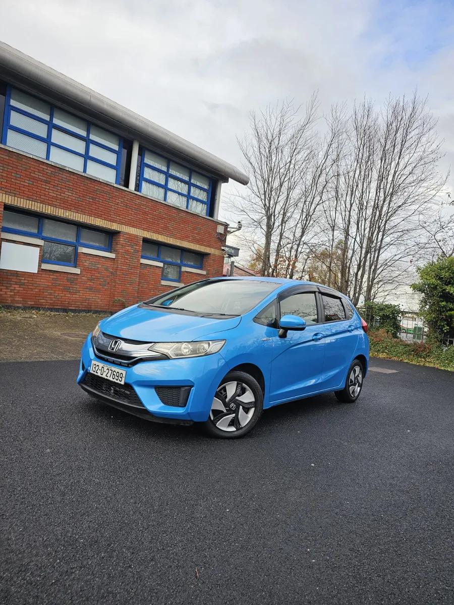 Honda Fit 2013 Automatic Hybrid - Image 4