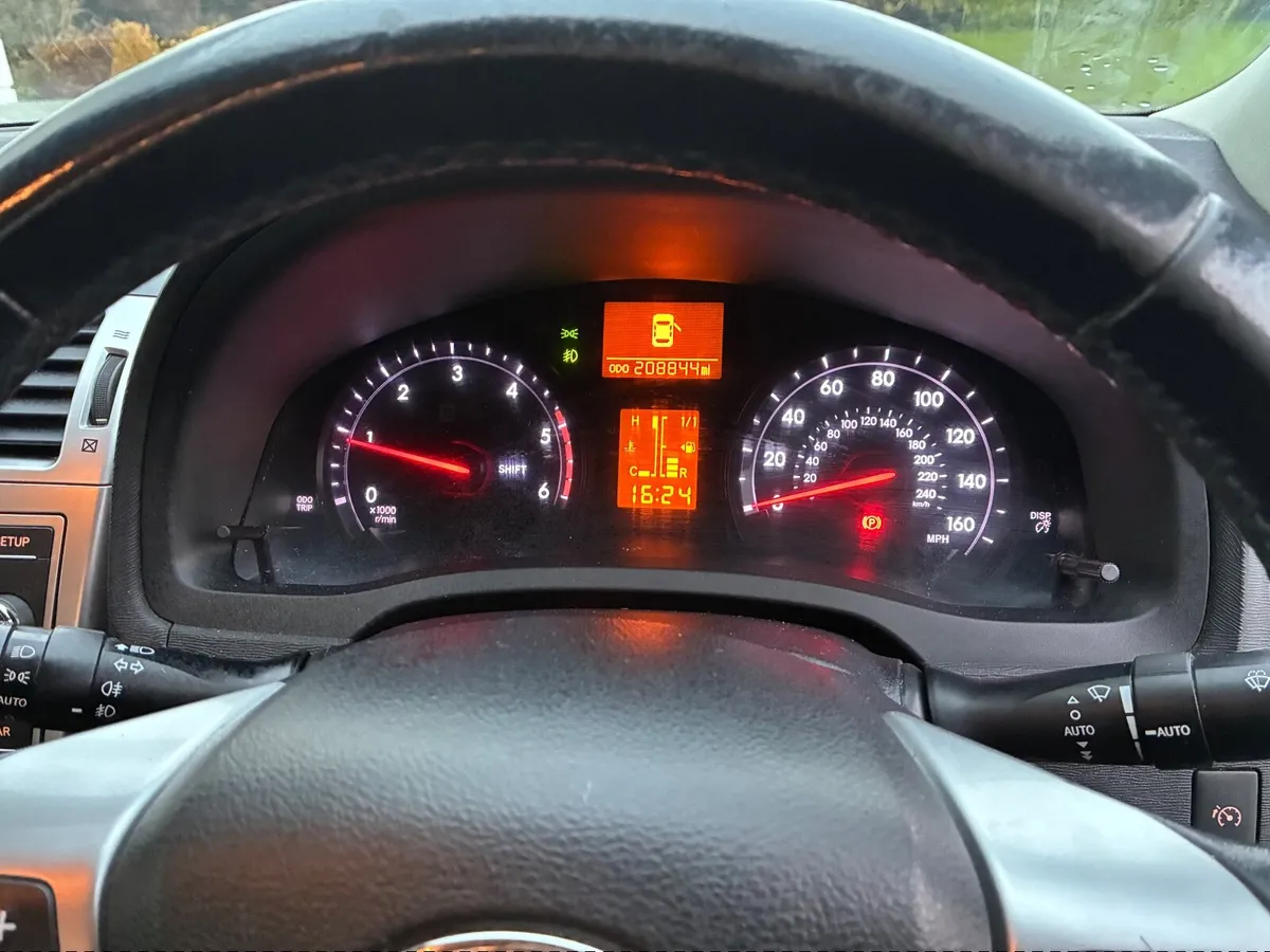 Toyota Avensis 2013 - Image 3