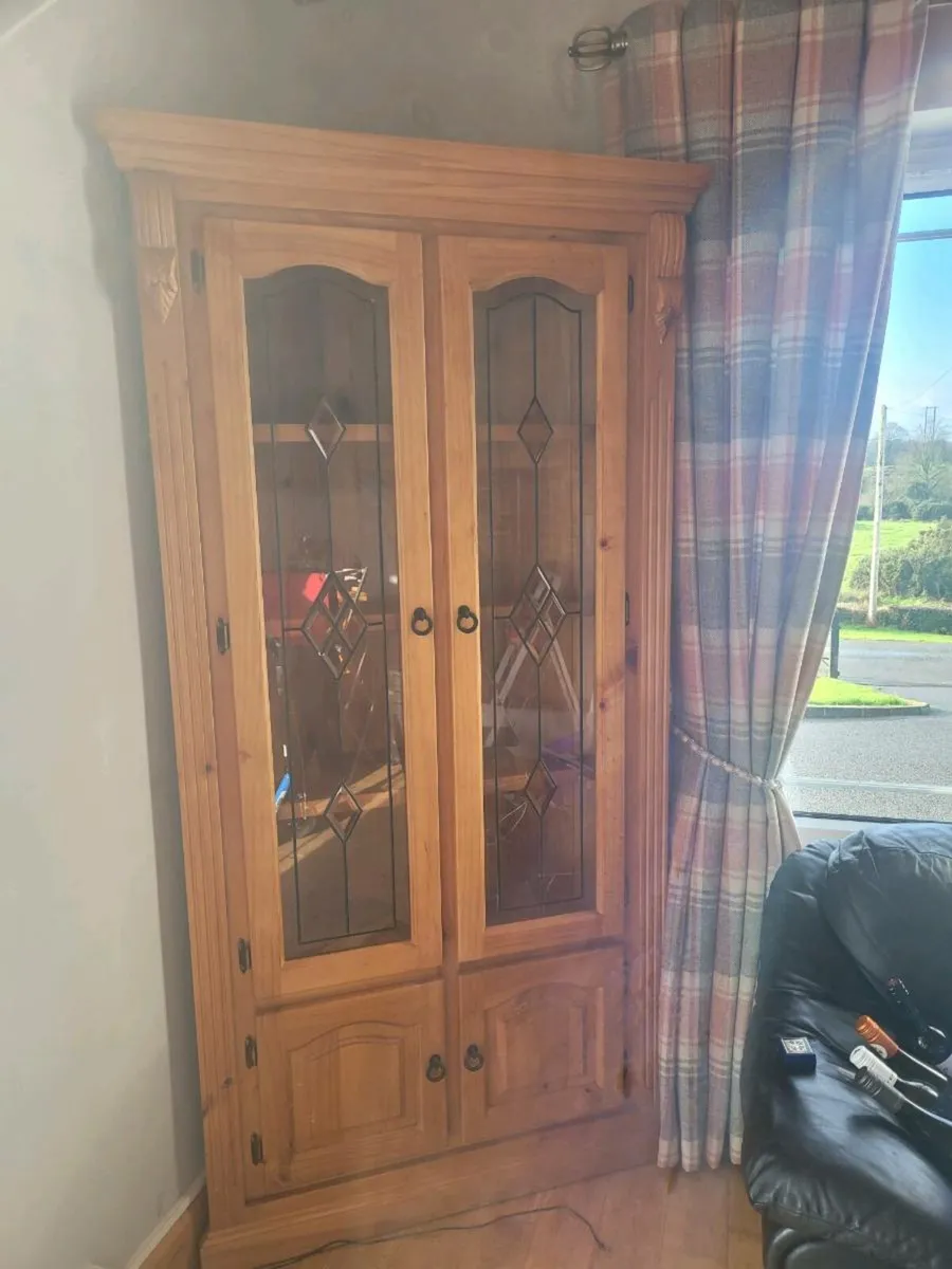 Corner display cabinet - Image 1