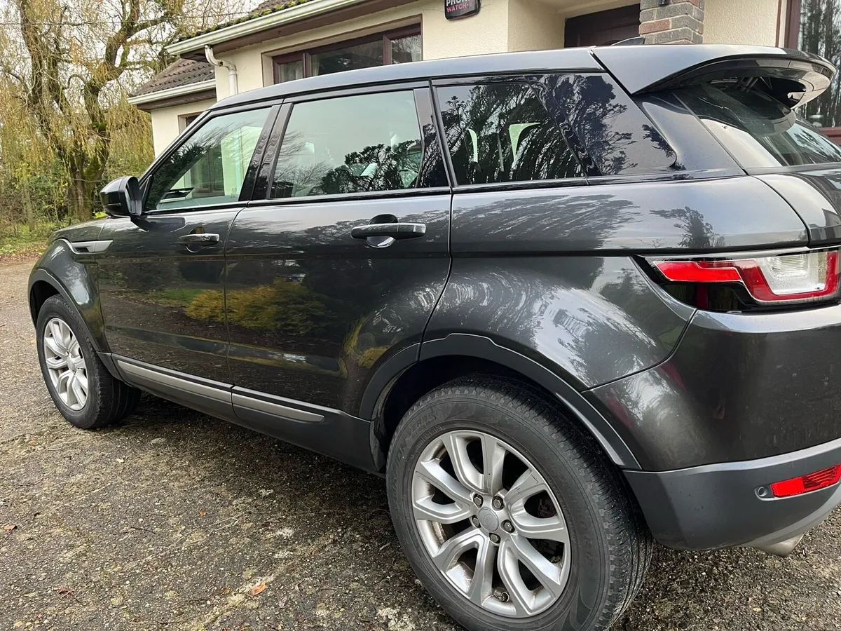 Land Rover Range Rover Evoque 2018 - Image 2
