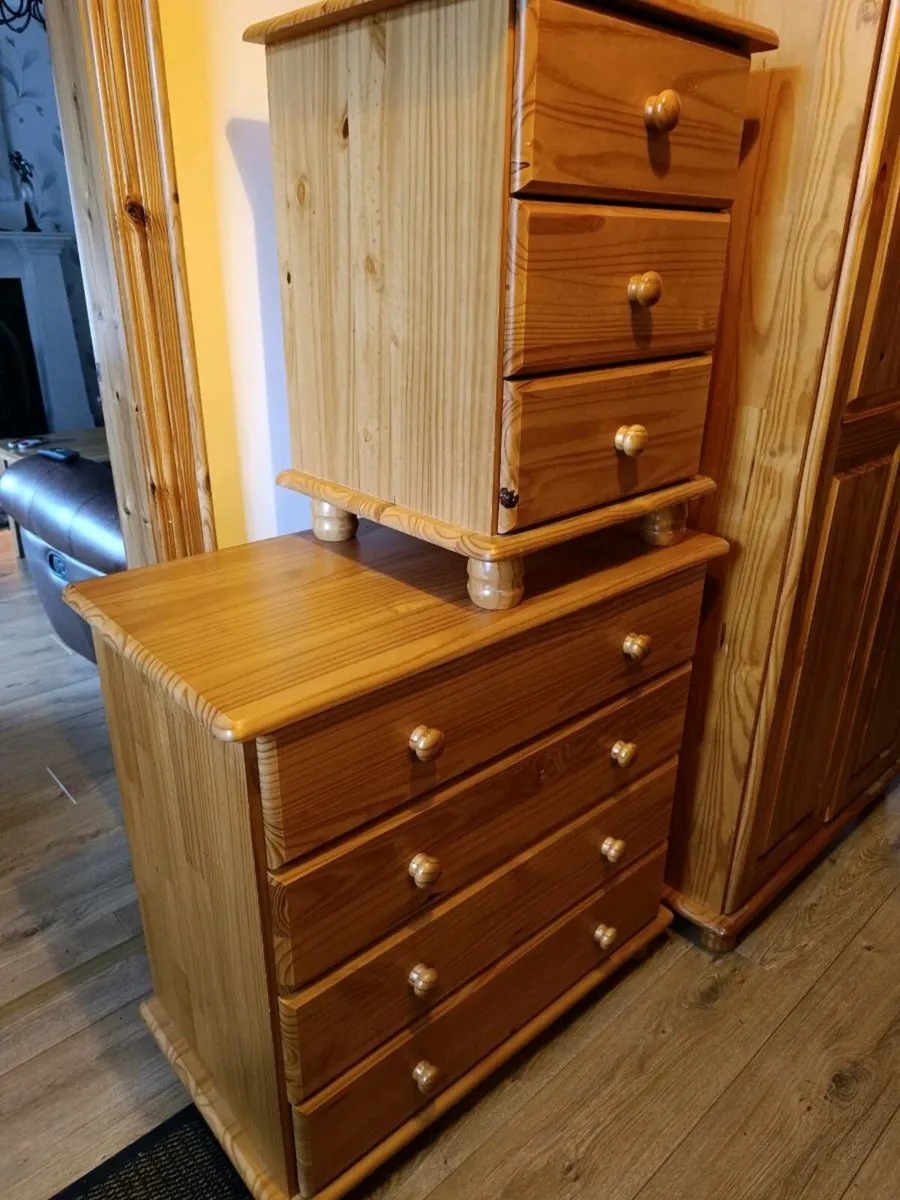 Pine bedroom set - Image 2