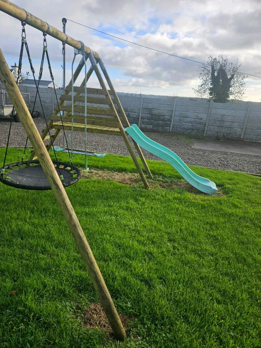 Swing set - Image 2