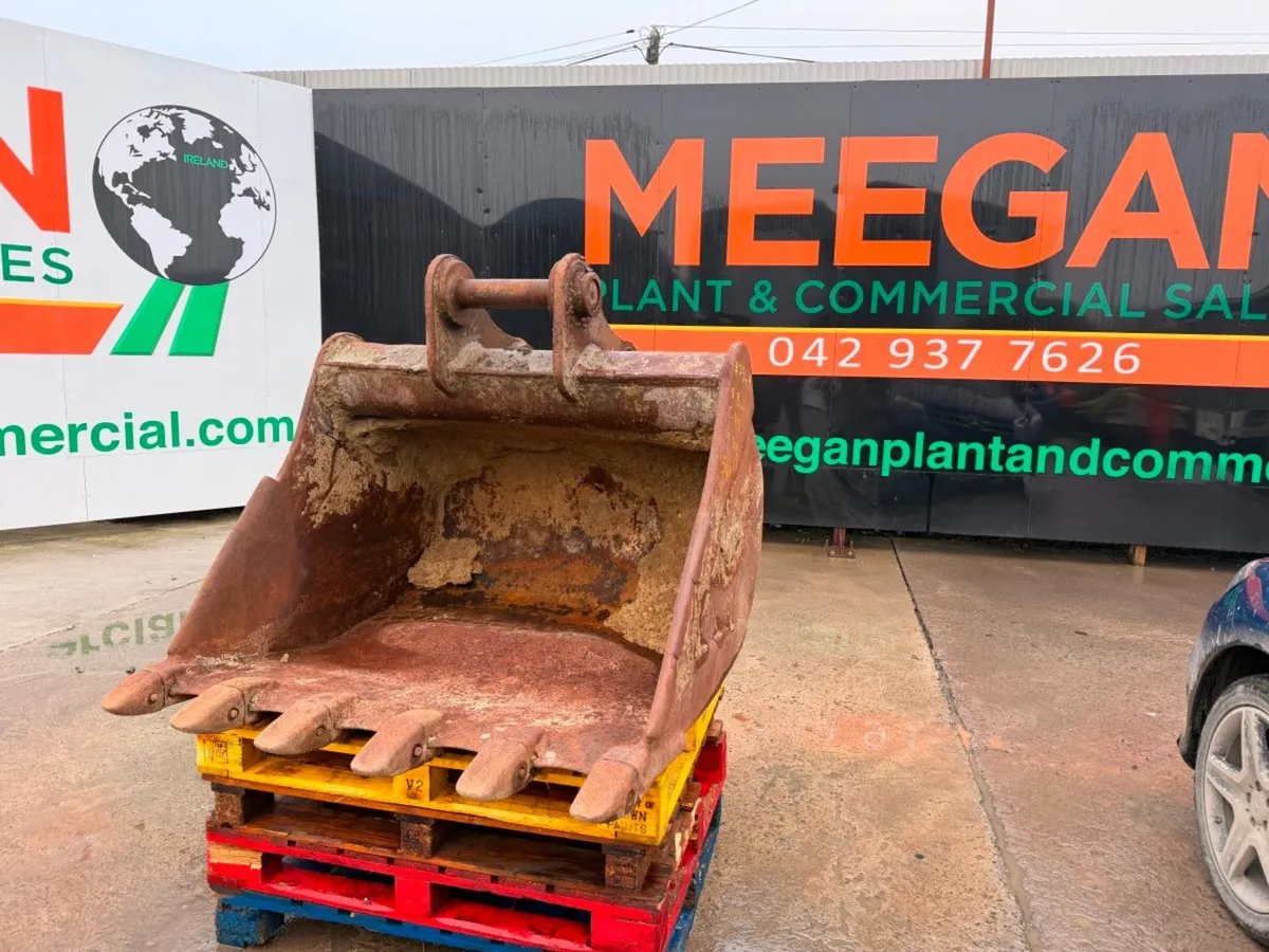 54" DIGGING BUCKET 20 TON ....80MM ....754P - Image 1