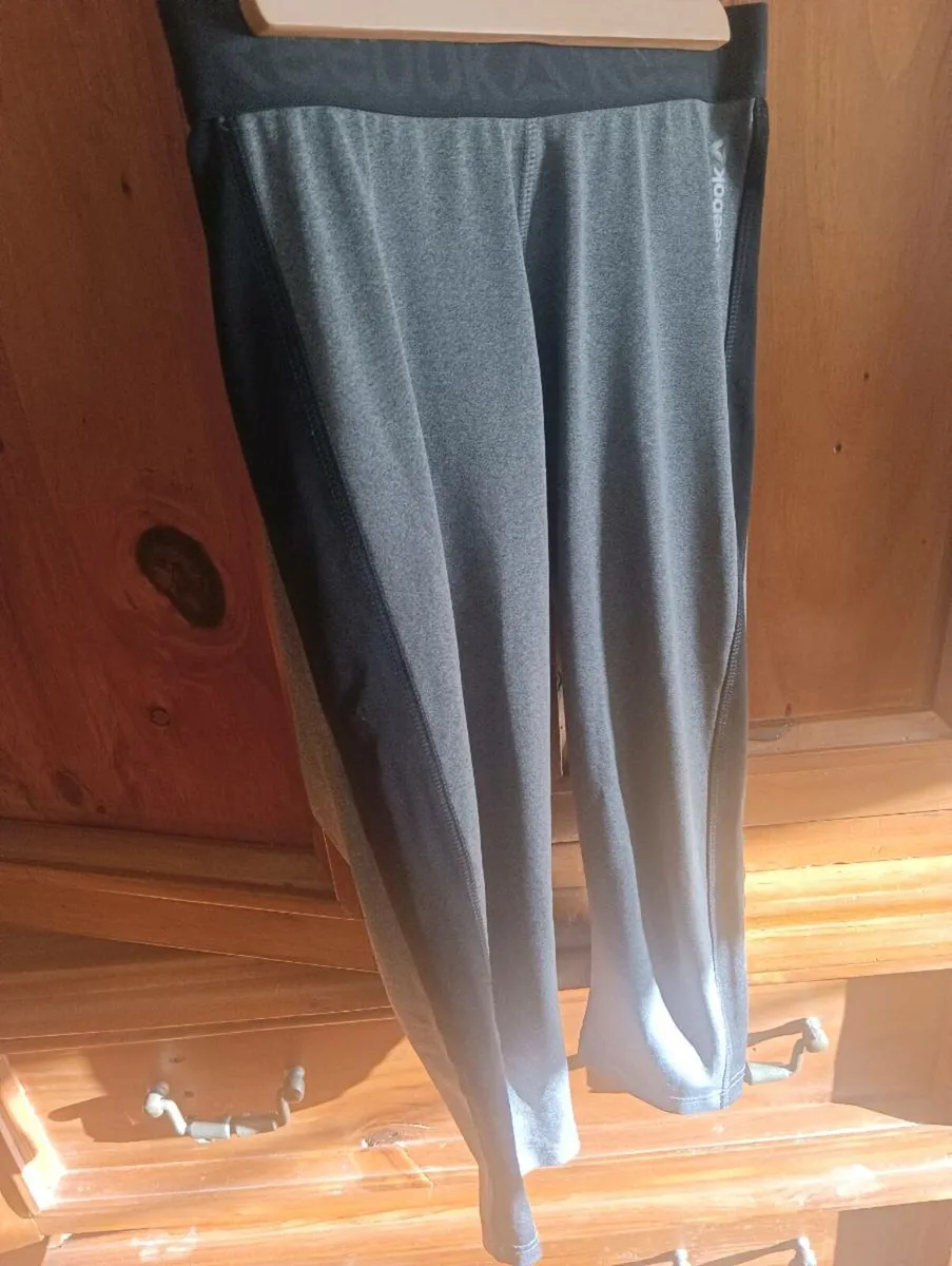 Beautiful like new rebock leggings extra small. - Image 2