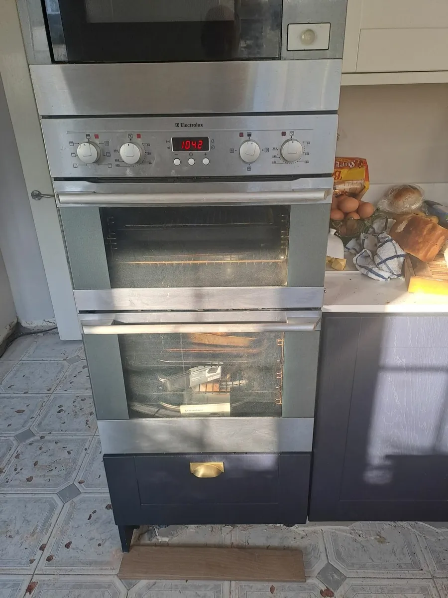 Electrloux fan assisted double oven