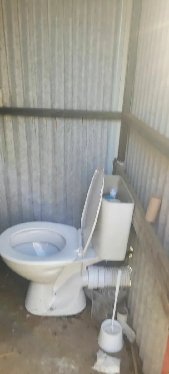 Site toilet - Image 4
