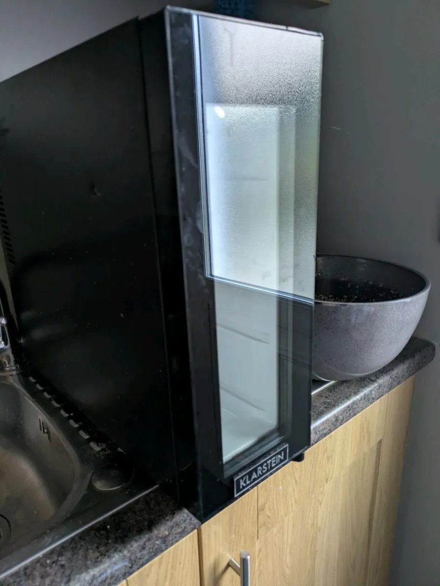 Mini wine fridge ..repair or parts - Image 2