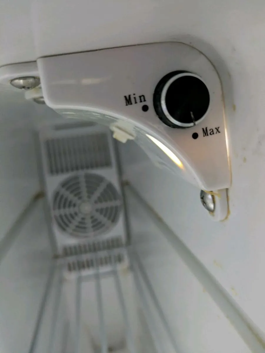 Mini wine fridge ..repair or parts - Image 3