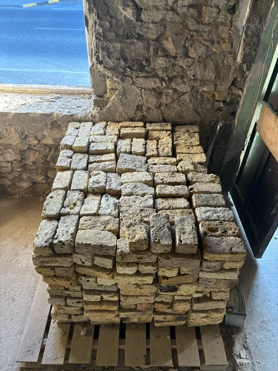 Salvaged yellow bricks - Image 2