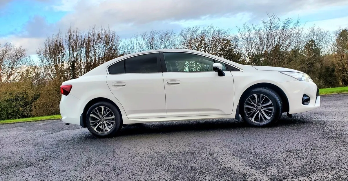 Toyota Avensis 2.0 - Image 4