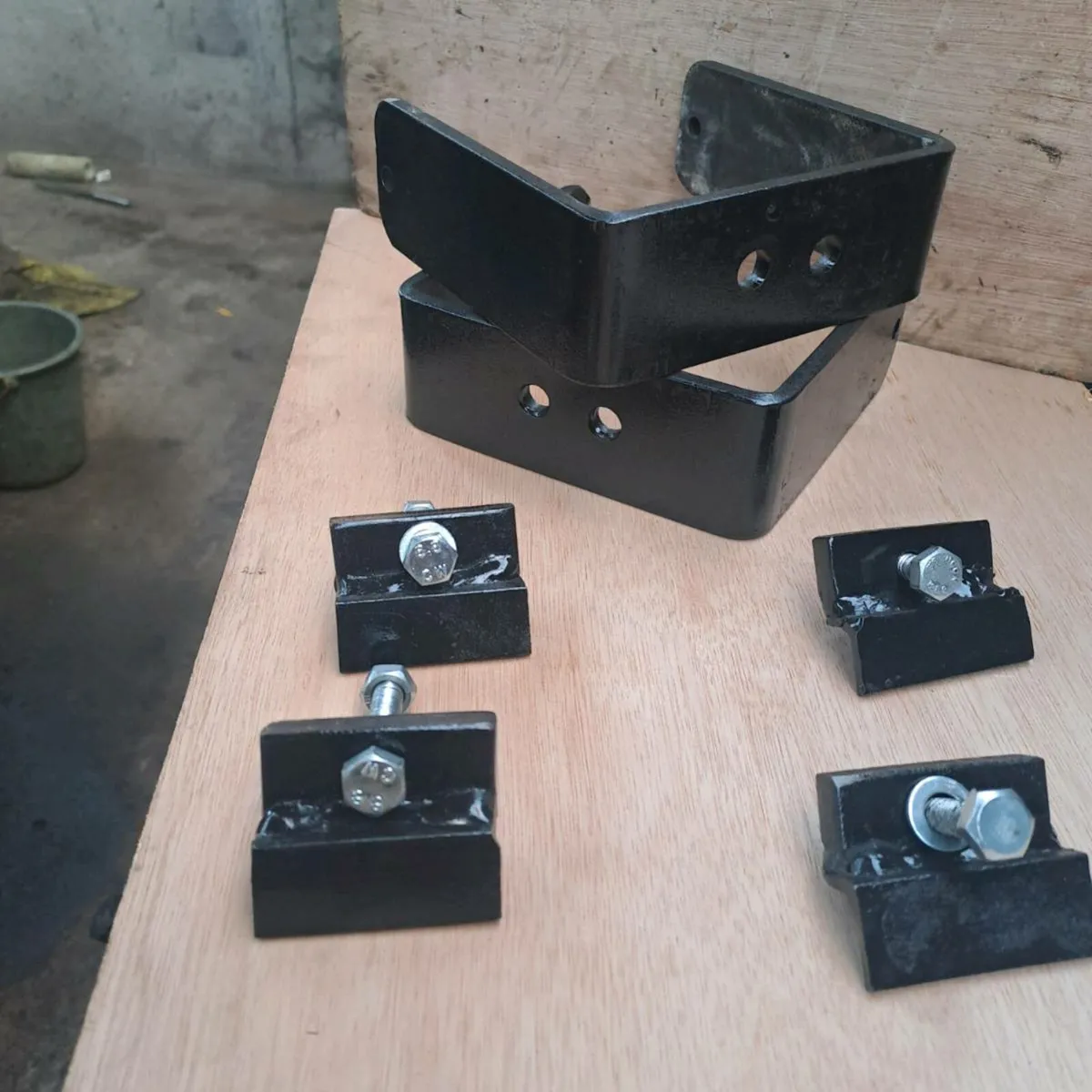 Concrete H post gate brackets