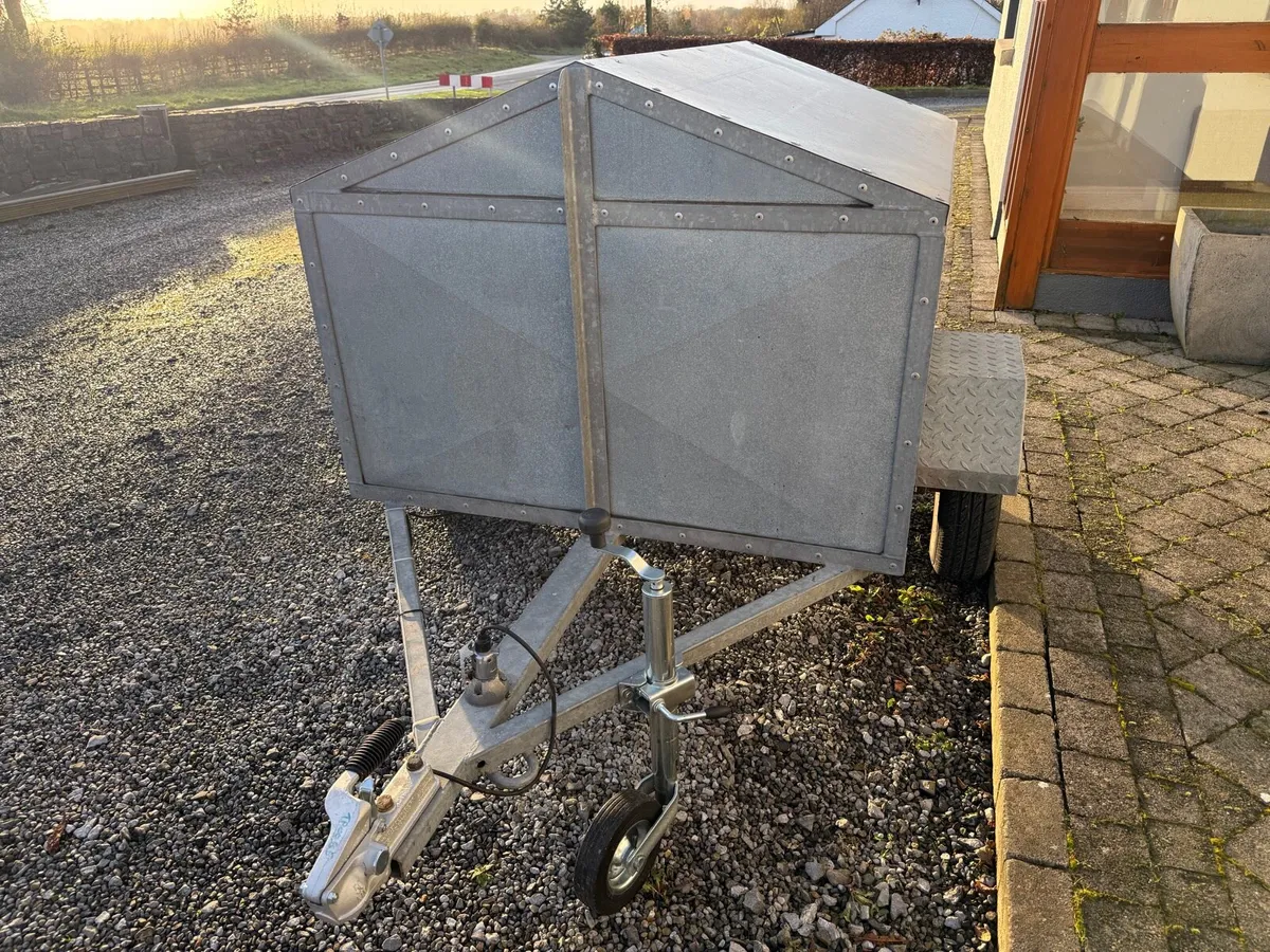 Galvanised factory built 2 compartment dog trailer - Image 3