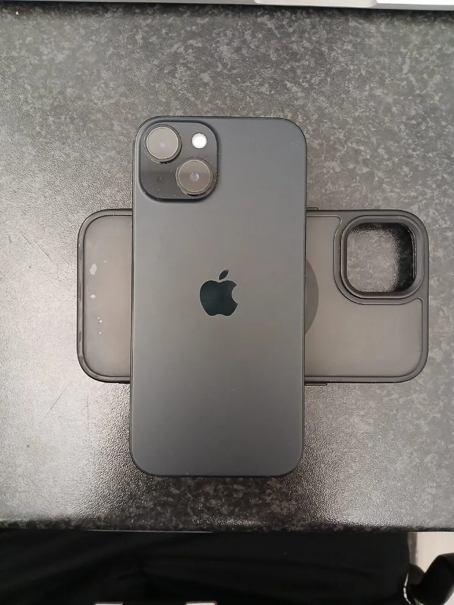 iPhone 15 – 128GB – Like New (Class A) + Cases - Image 1