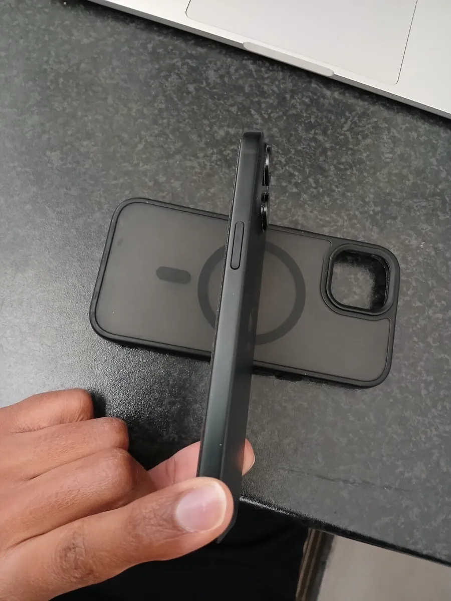 iPhone 15 – 128GB – Like New (Class A) + Cases - Image 4