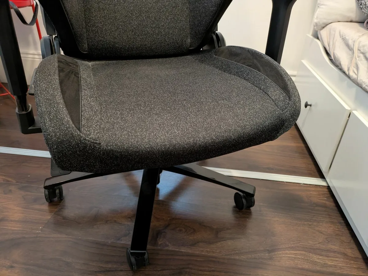 Secretlab Titan Evo 2022 SoftWeave, Black, Regular - Image 3