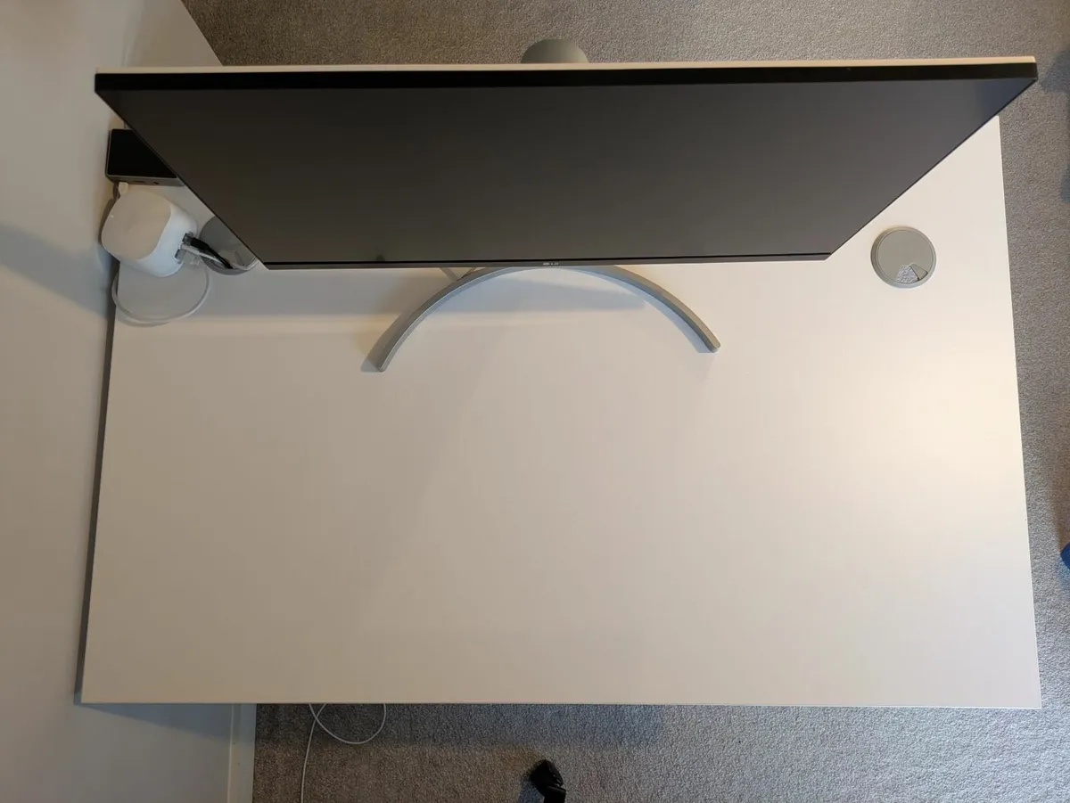 White Desk – 120 x 80cm, Excellent Condition - Image 2