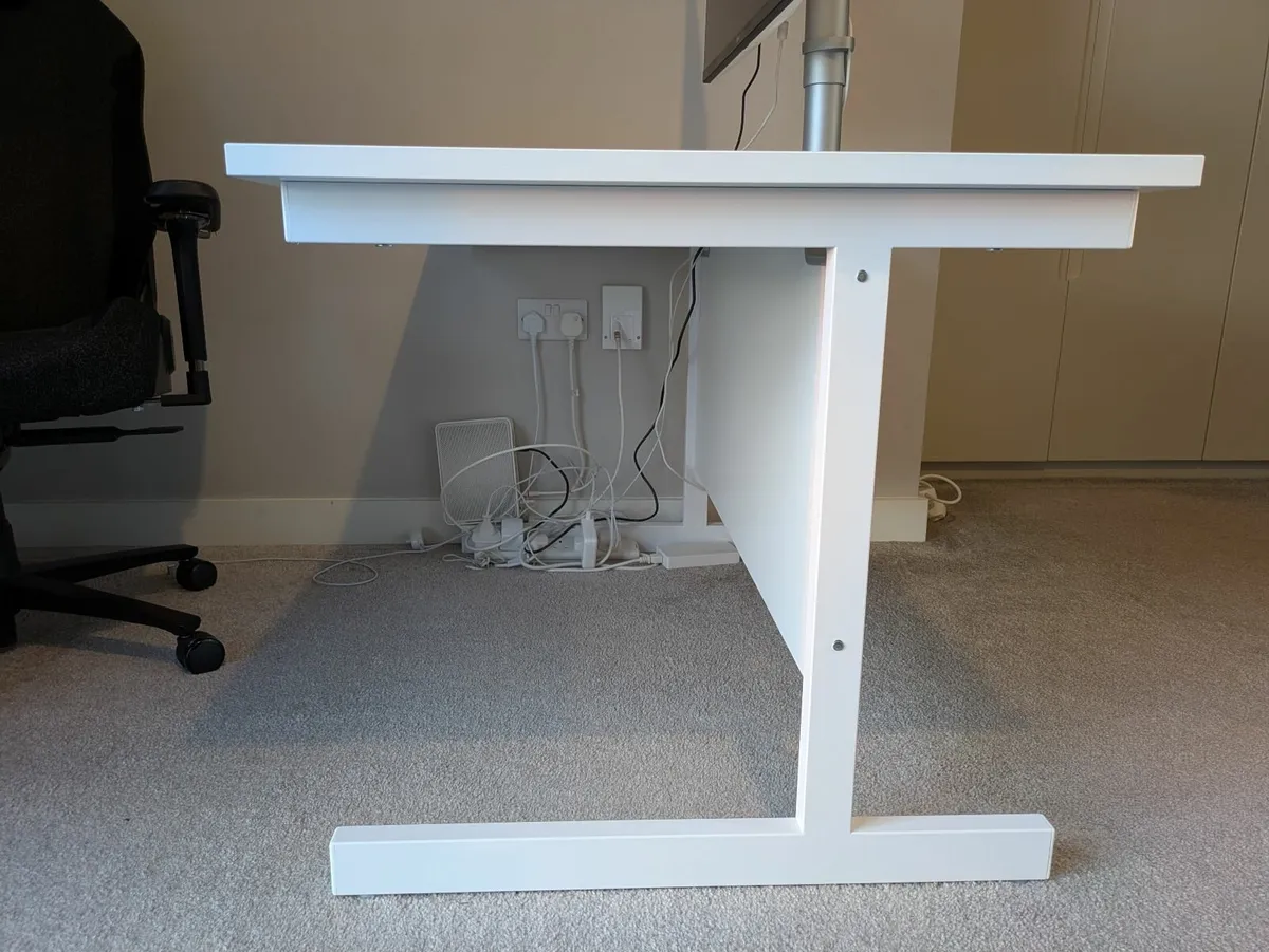 White Desk – 120 x 80cm, Excellent Condition - Image 4
