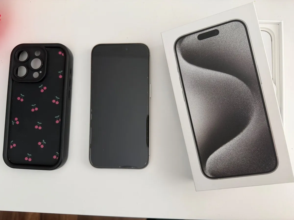 iPhone 15 Pro 256GB - Image 2