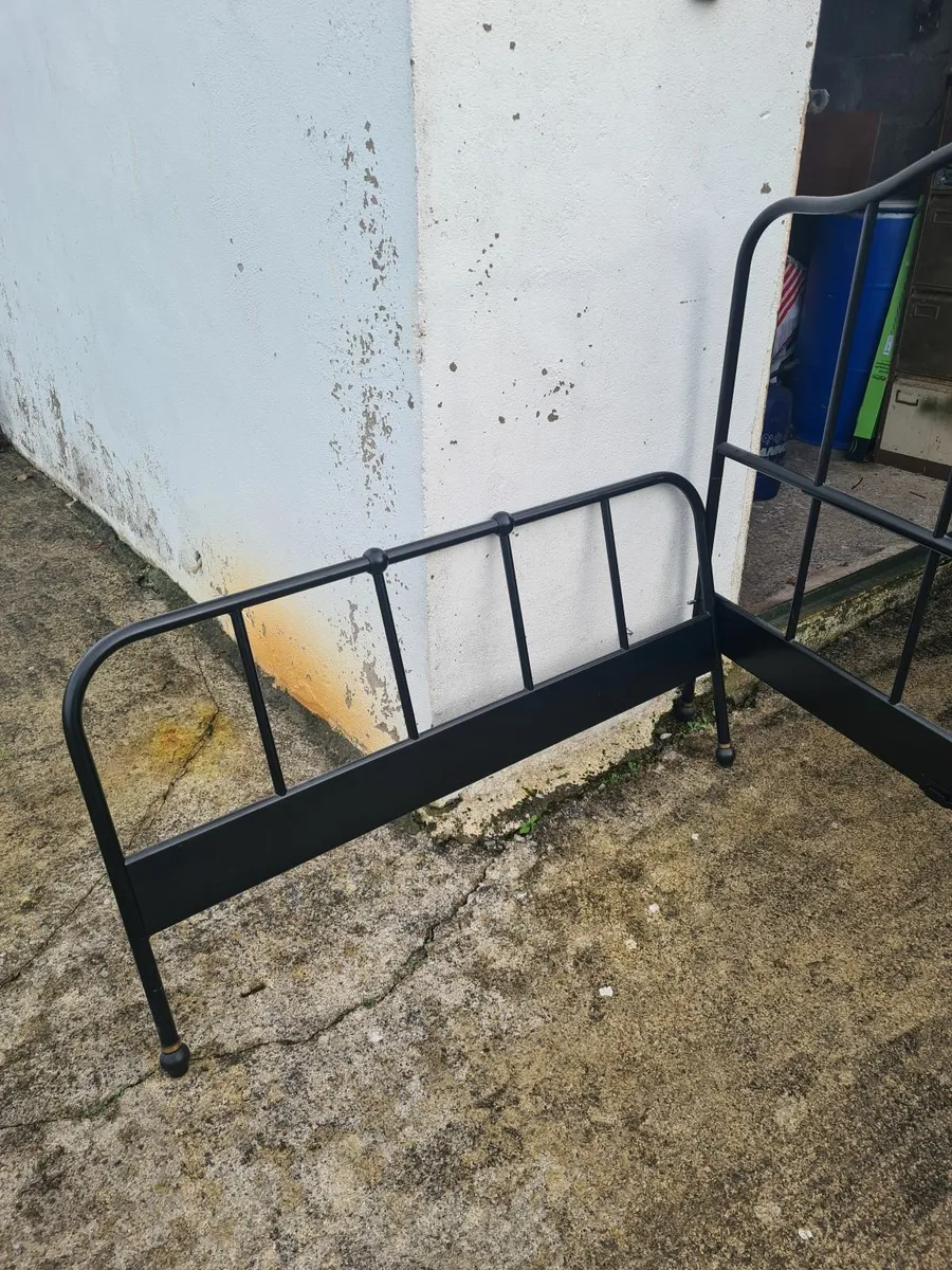 Double bed - Image 2