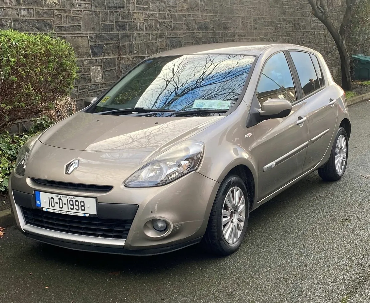 Renault Clio 2010 - Image 1