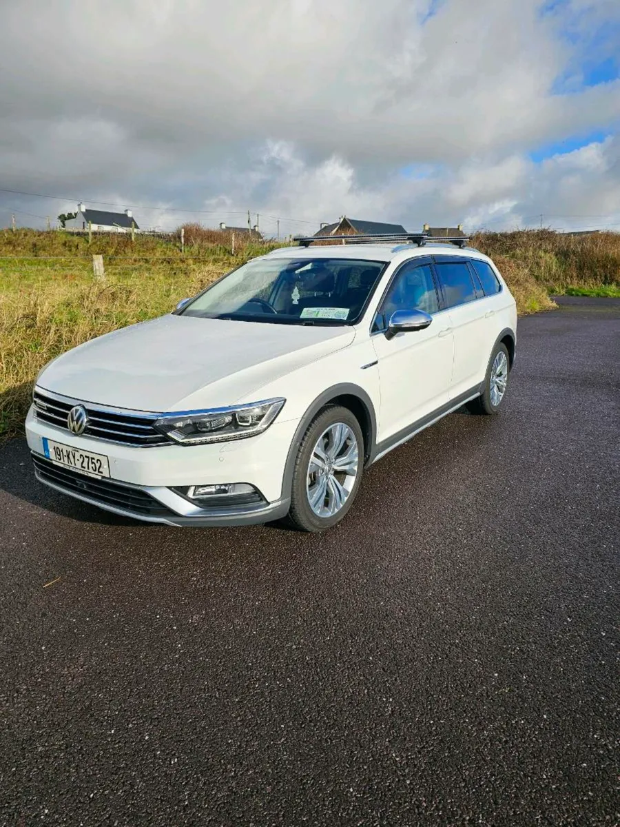 2019 Volkswagen Passat - Image 3
