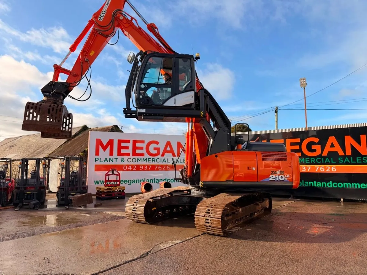 2018 HITACHI 210 DEMOLITION HIGH RISE GRAB. - Image 1