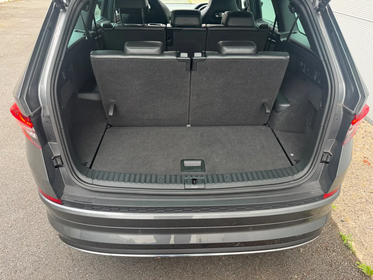 Skoda Kodiaq 2023 Sportline auto sunroof - Image 4