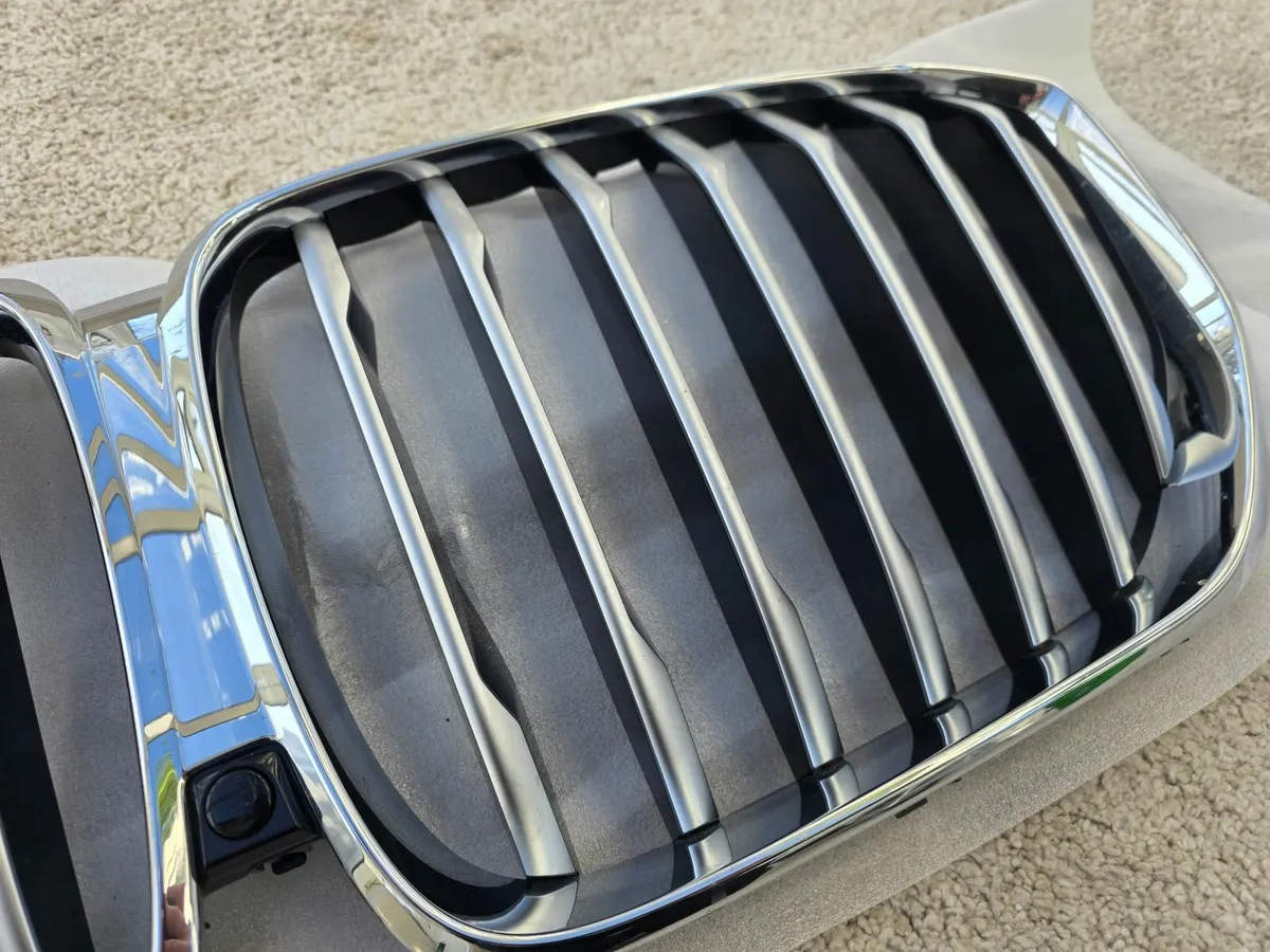 G05 X5 M Sport Original Grille - Image 2