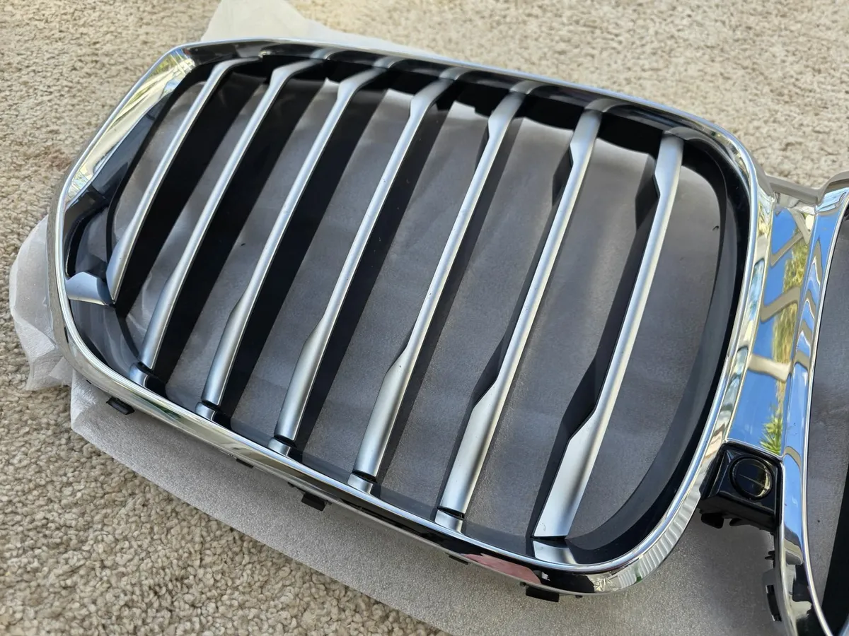 G05 X5 M Sport Original Grille - Image 3