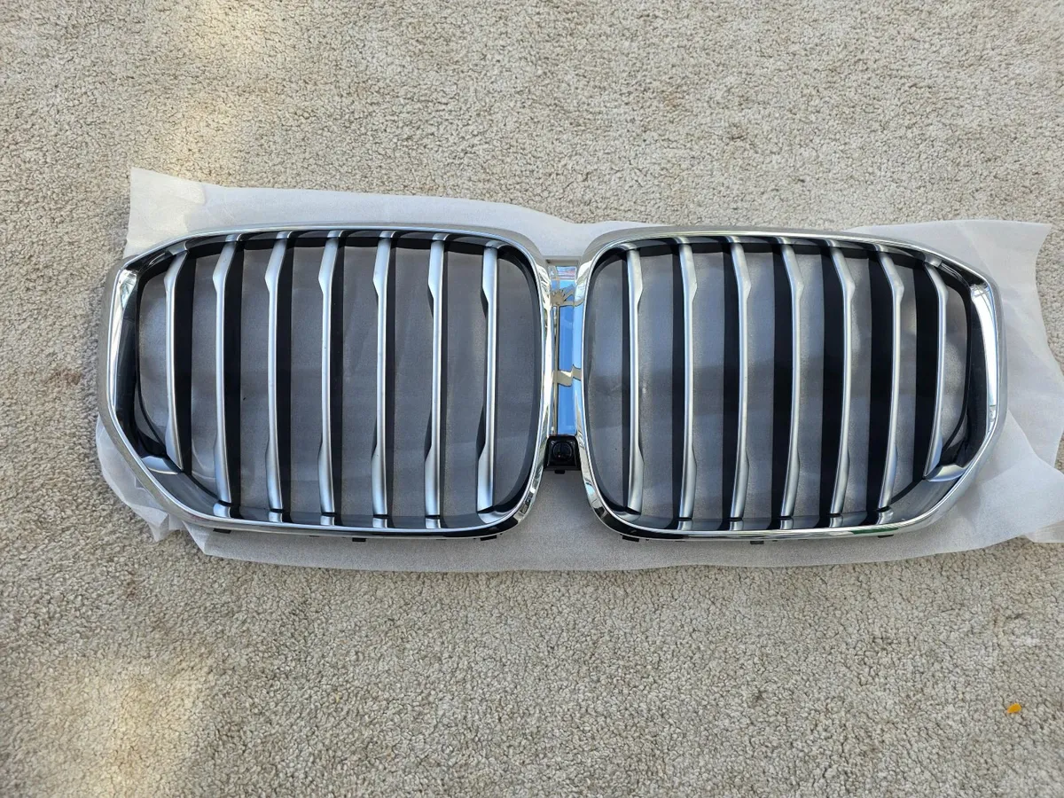 G05 X5 M Sport Original Grille - Image 1
