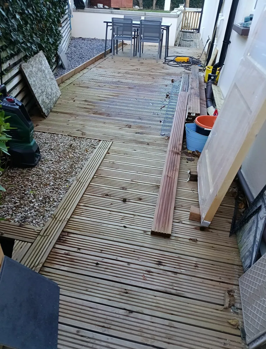 Decking (light brown 2.4m) - Image 1