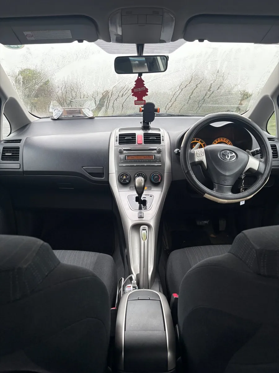 Toyota Auris 2008 - Image 1