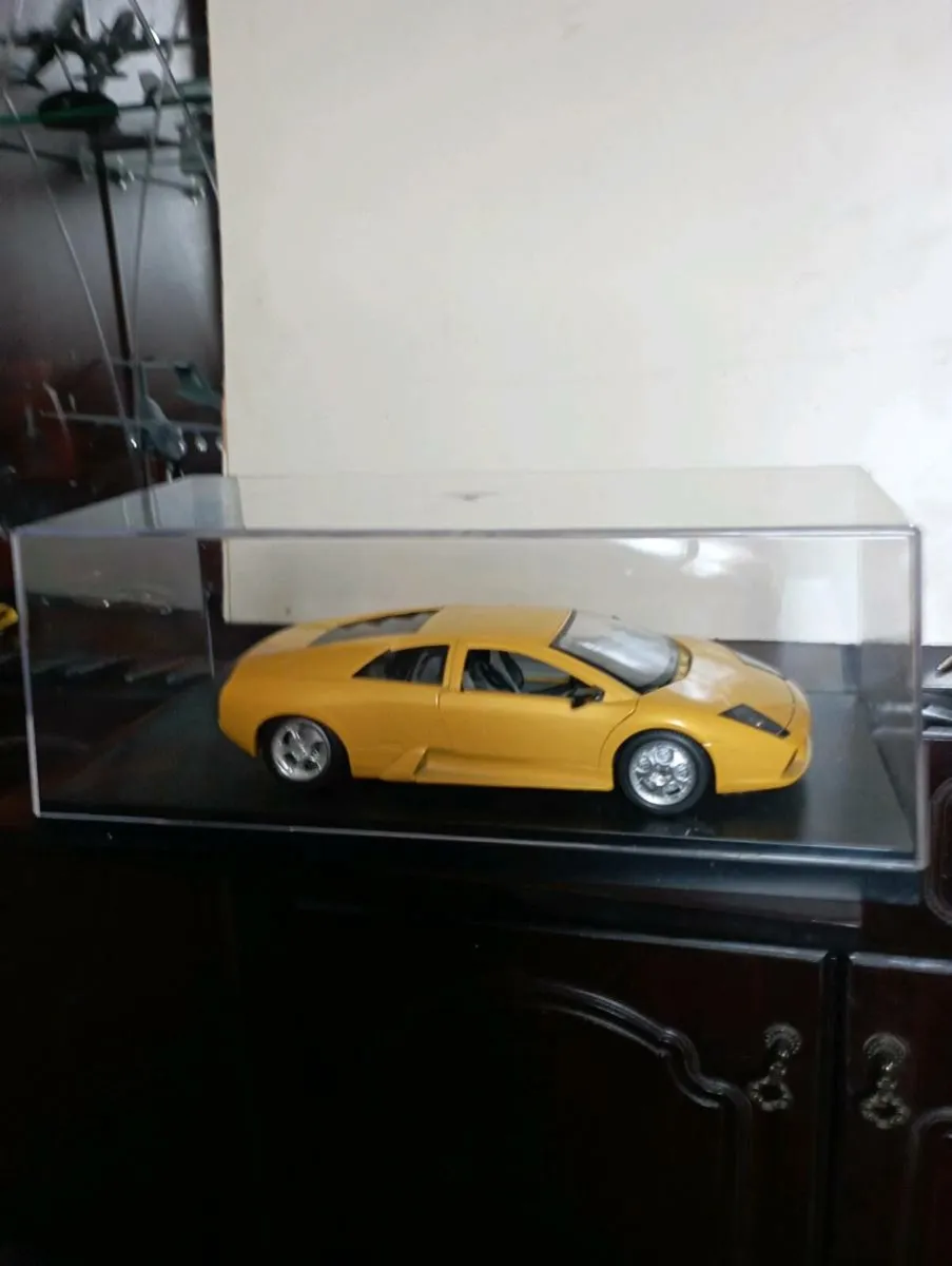 DIE- CAST MODLES CARS 1-18 SCALE  STACKABLES CASES - Image 4