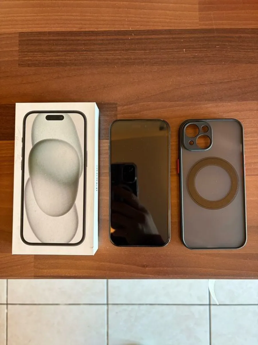 iPhone 15 - Image 2