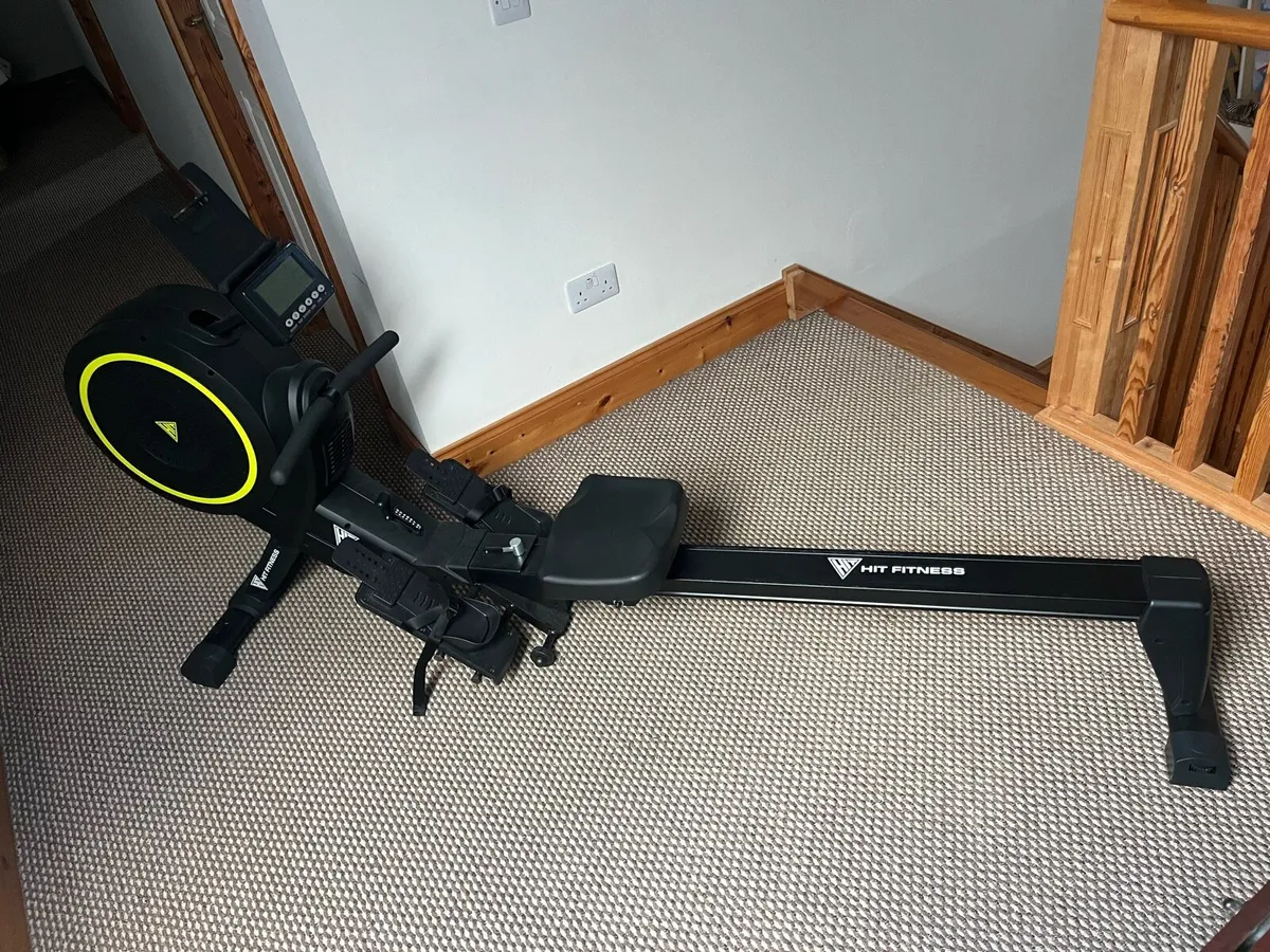 Rowing machine - Image 1