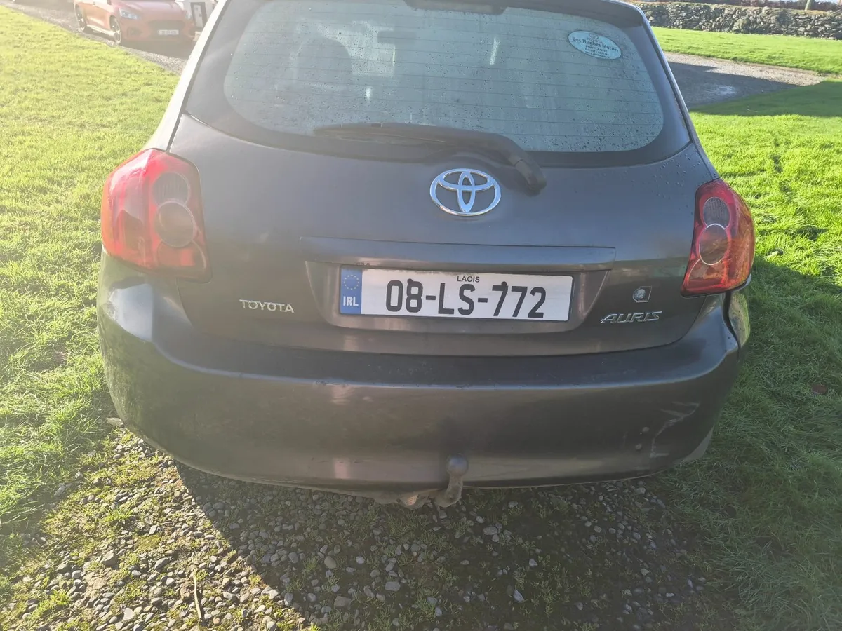 Toyota Auris 2008 - Image 2