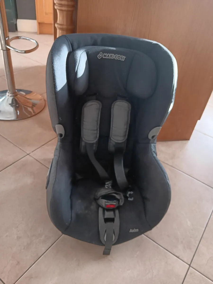 Car seat - Image 1