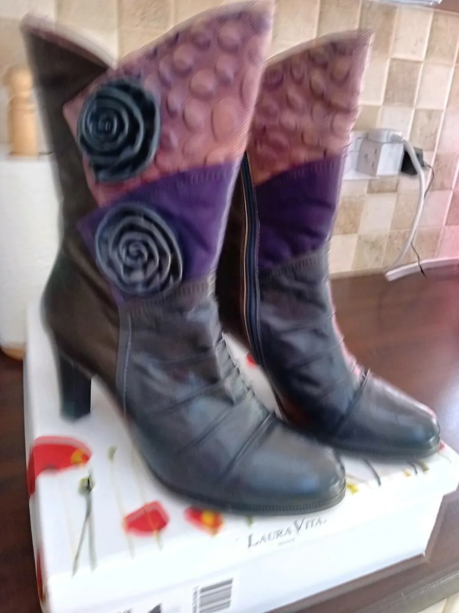 LADIES BOOTS NEW BOXED - Image 2