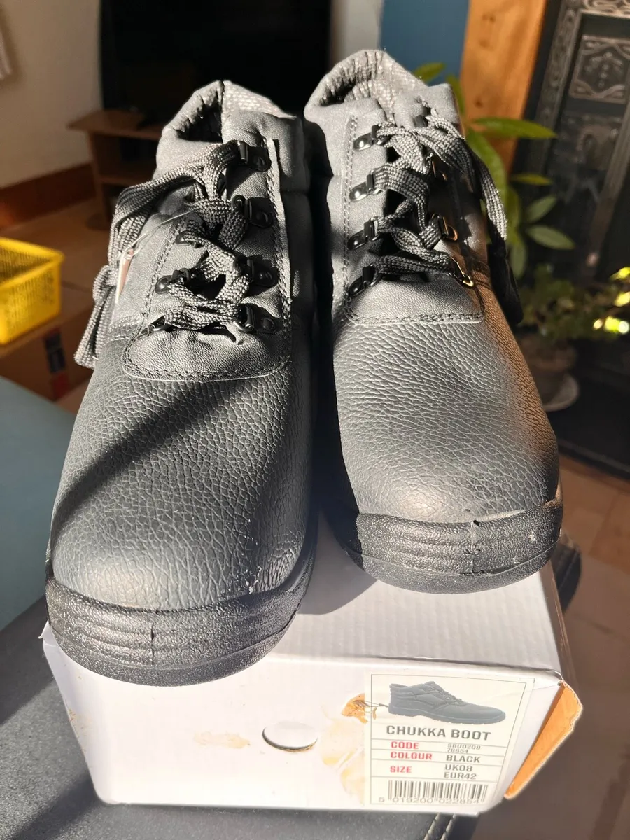 Work boots - Image 1