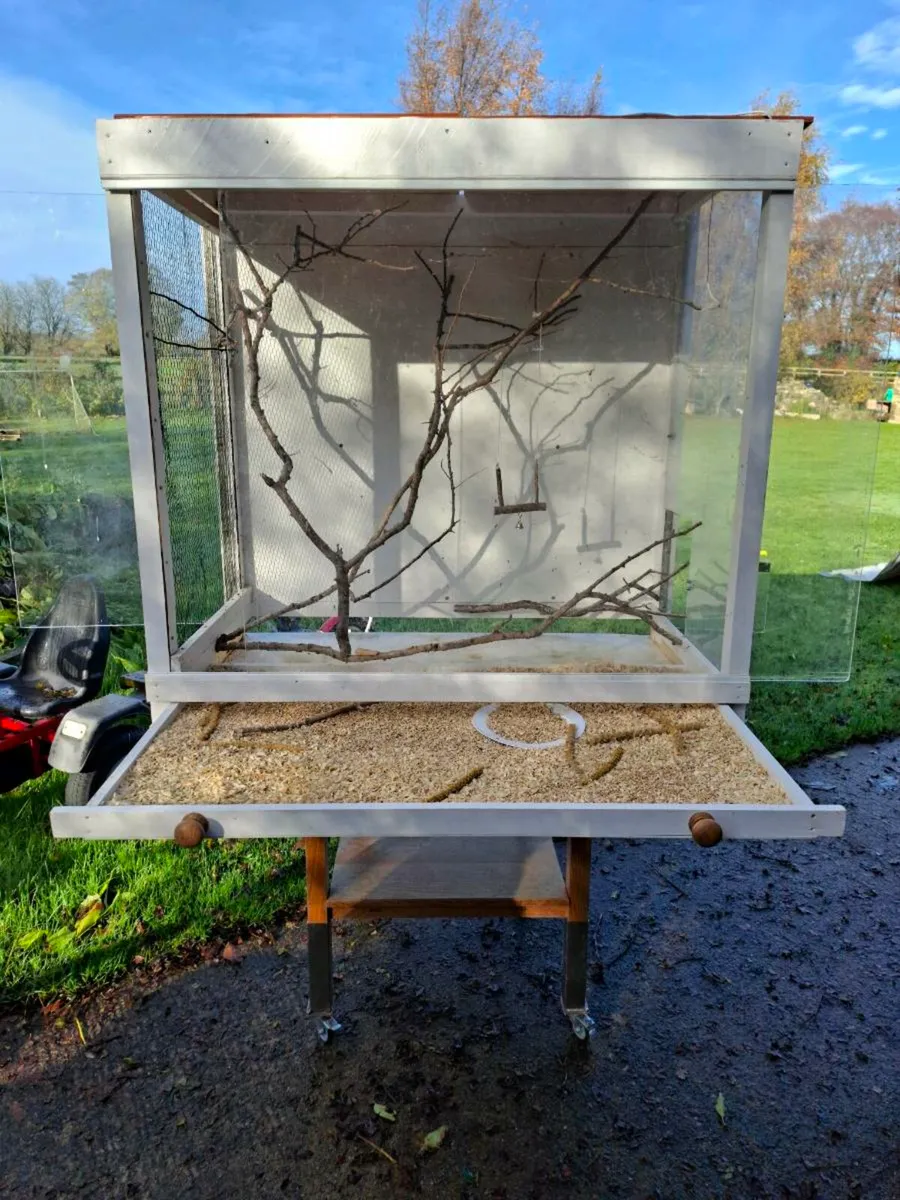 Bird house - Image 1