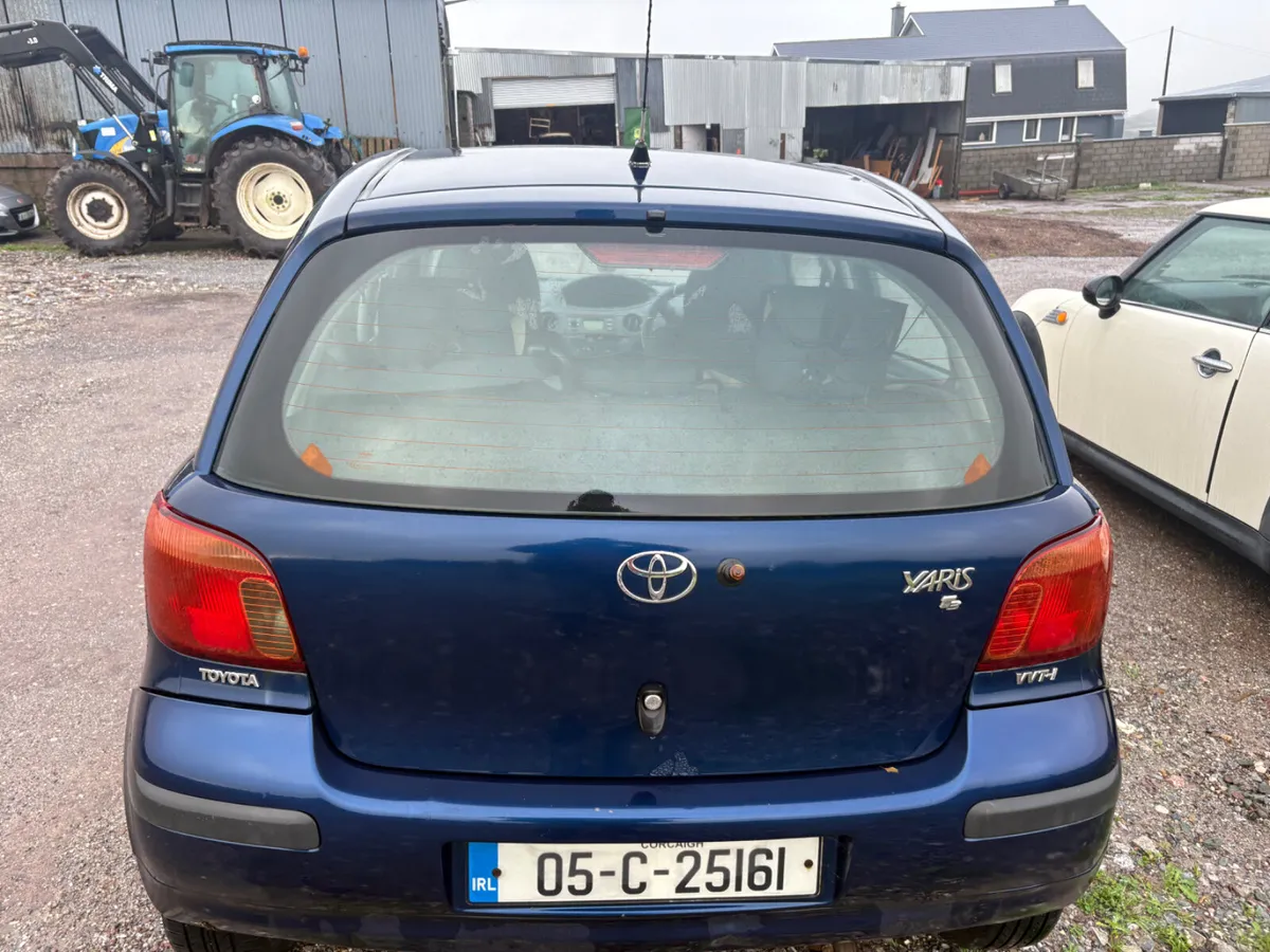 Toyota Yaris 2005 - Image 3