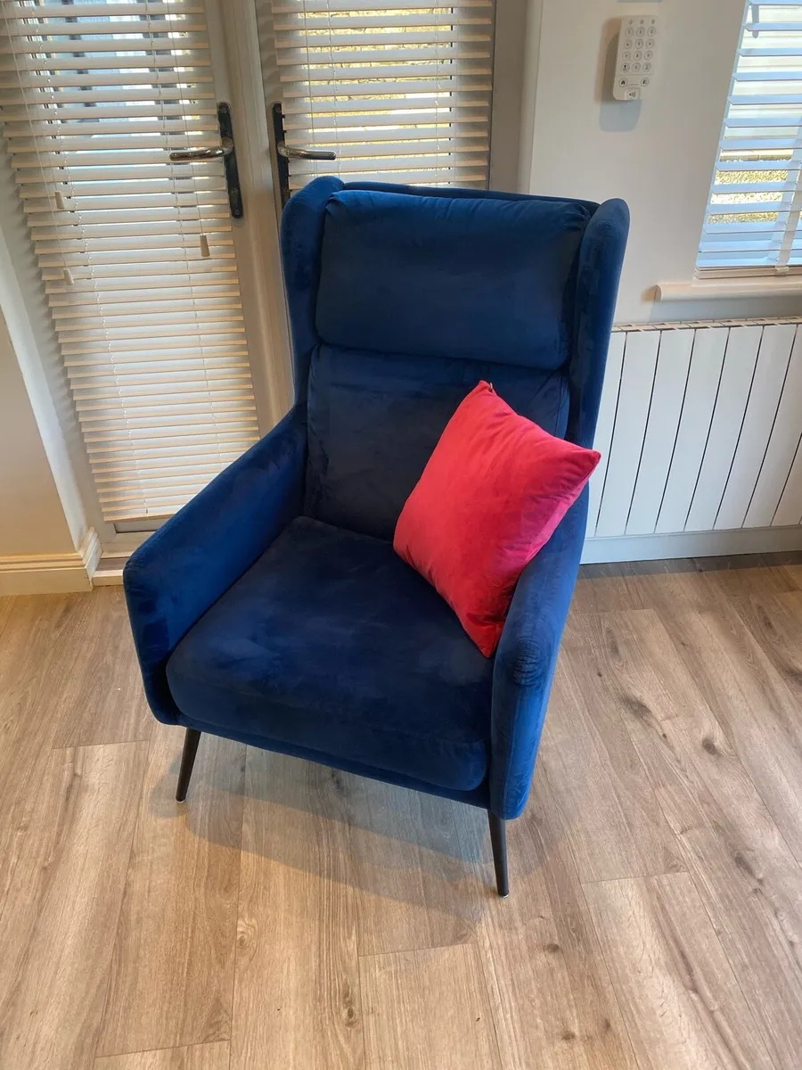 Stylish wingback armchair - Image 1