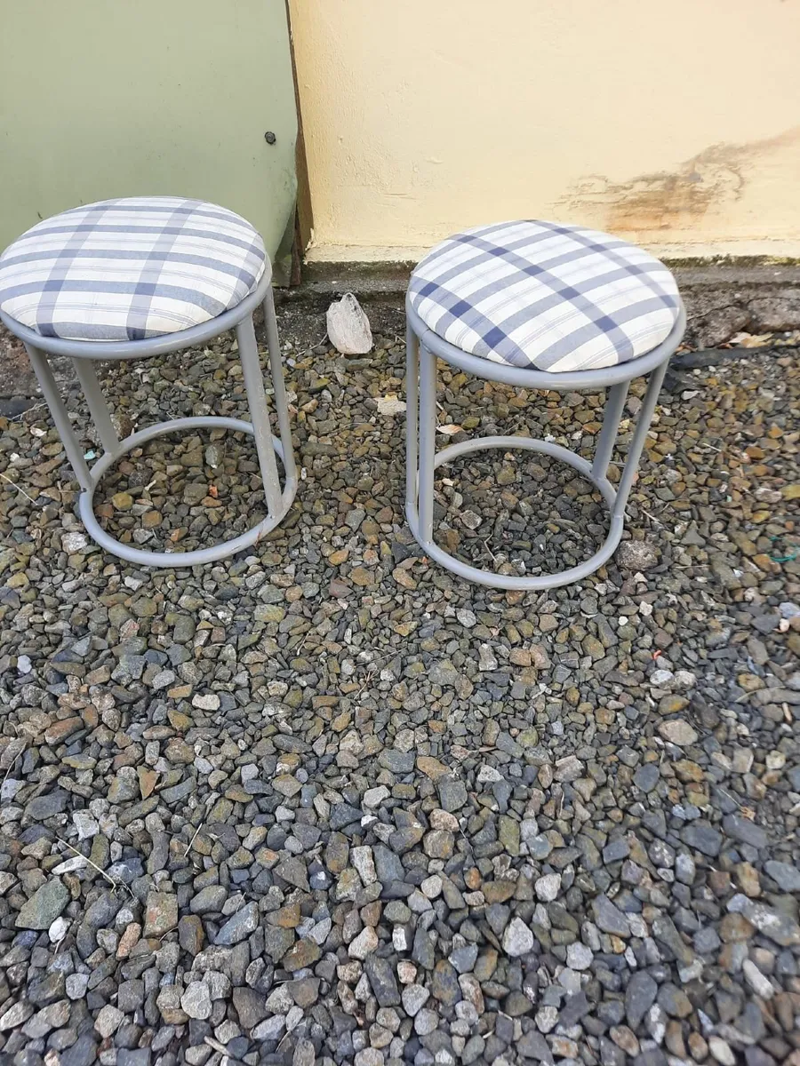 Pair of stools - Image 3